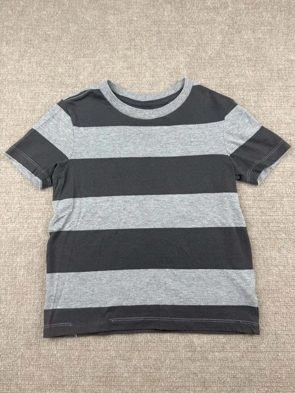 Old Navy Boys Gray and Black Striped Crew Neck T-Shirt Size S (6-7)